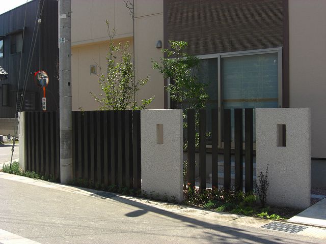 角地の家の塀
