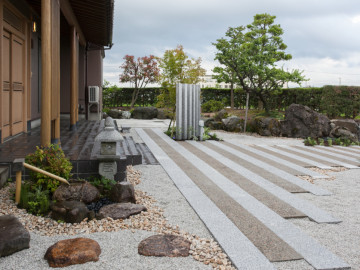 つくばいの植栽