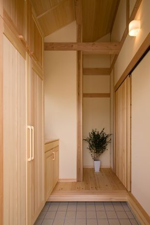 砺波新築　自然素材の家　玄関
